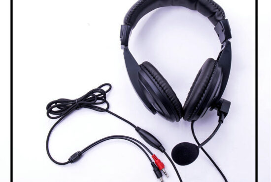 Wired 3988 Over-Ear Headset with Microphone for Desktop and Mobile