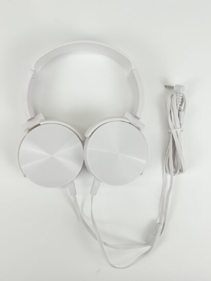 Stylish 3.5mm wired over-ear headphones compatible with all mobile phones